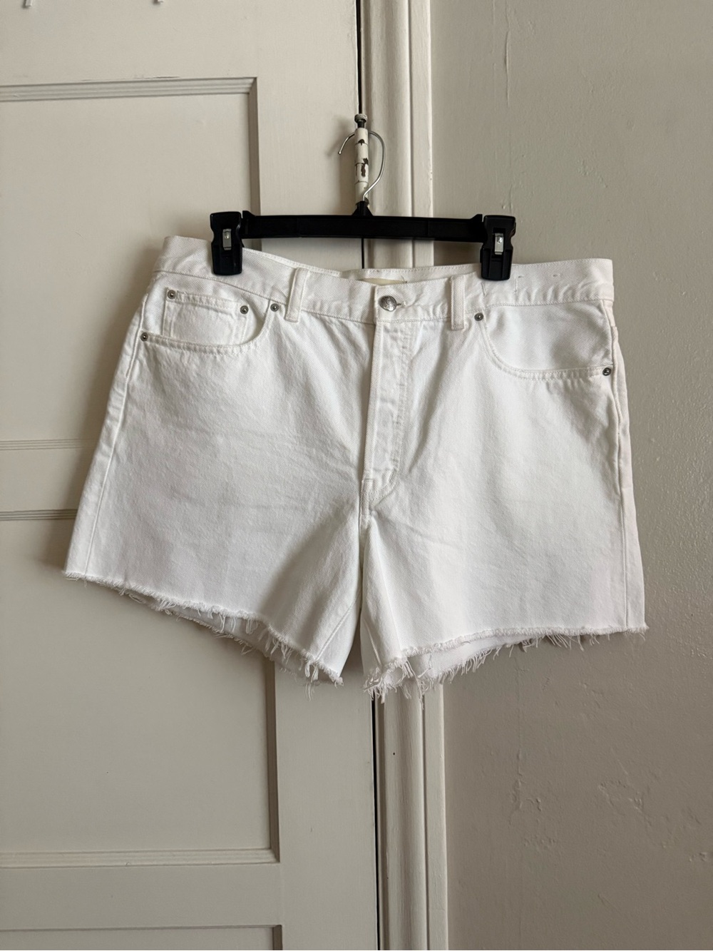 Madewell White High-Waist Frayed Brynn Shorts